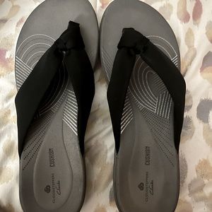 Women’s Cloud Steppers by Clark’s- gray and black sandals- new
